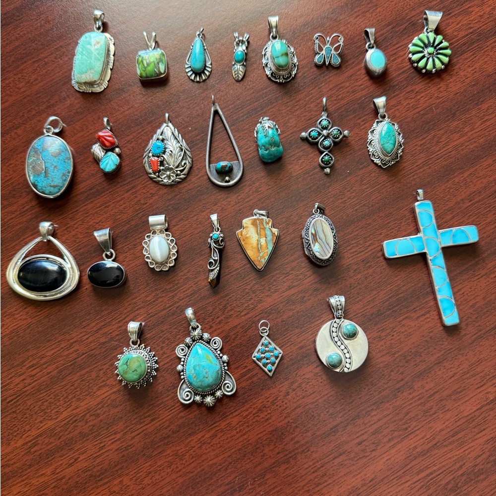 Vintage pendant preview